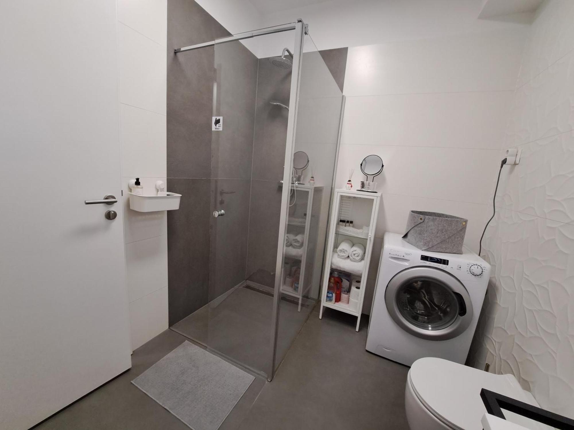Stunning New Apartment With Free Parking Near City Centre Ljubljana Eksteriør bilde